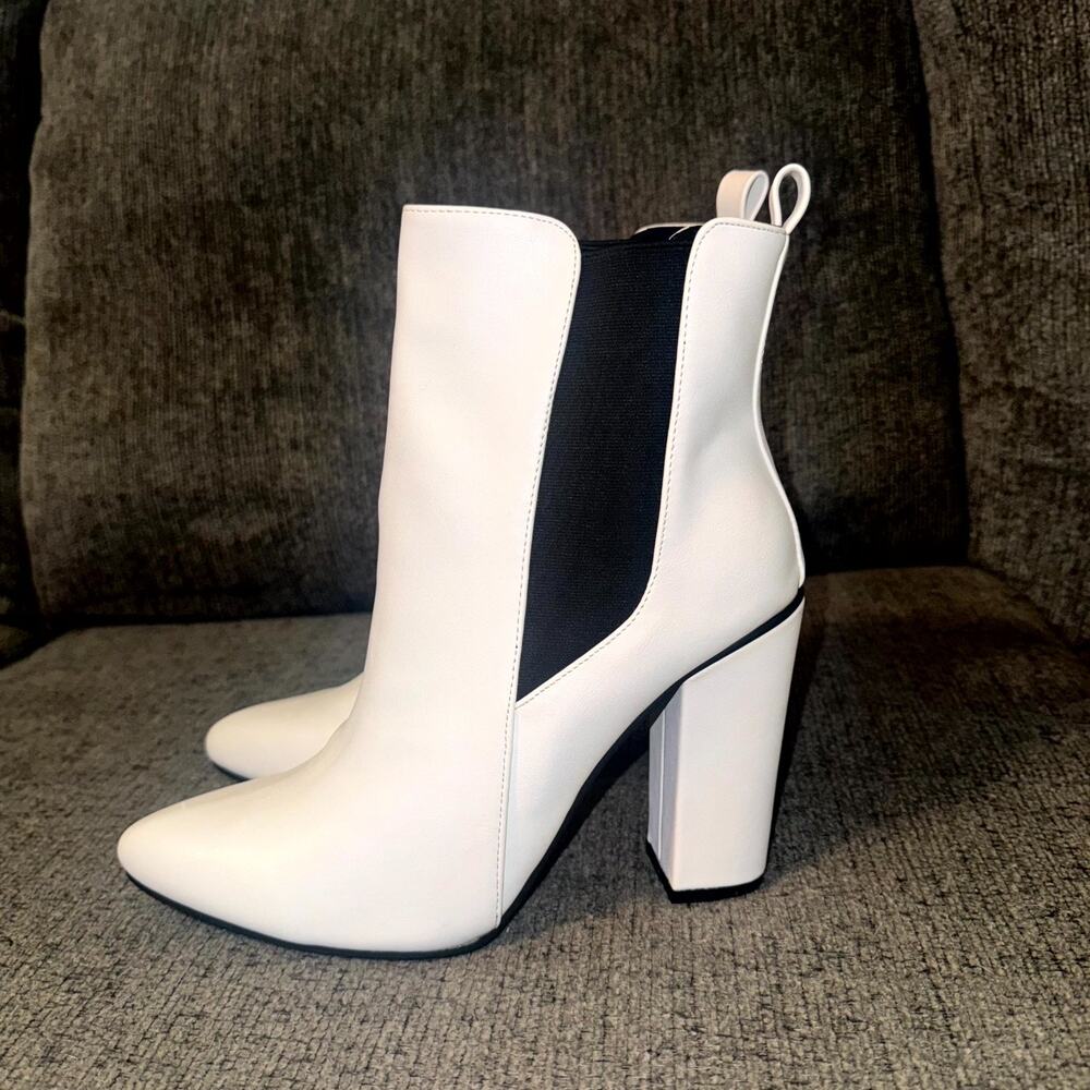 Yoki Ankle Boots Women’s‎ 10 White Block Heel Pointed Toe Pull On Booties